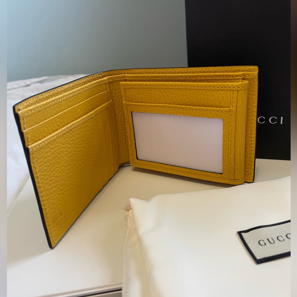 ❌SOLD❌Gucci Men Wallet - with dust bag and box